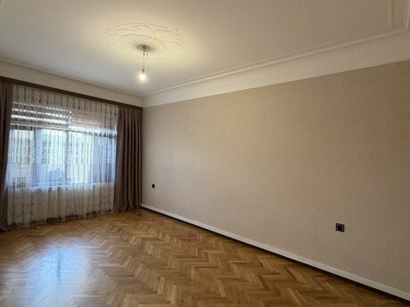 Bakıxanovda 4 otaqlı köhnə tikili mənzil satılır, 90 m², 228 000 AZN, şəkil 5 / 12
