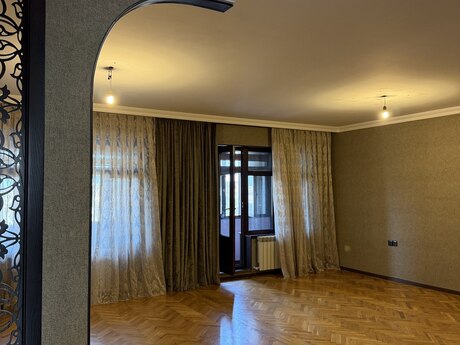Bakıxanovda 4 otaqlı köhnə tikili mənzil satılır, 90 m², 228 000 AZN, şəkil 3 / 12