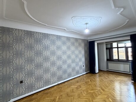 Bakıxanovda 4 otaqlı köhnə tikili mənzil satılır, 90 m², 228 000 AZN, şəkil 4 / 12