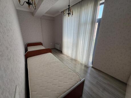 28 Mayda 2 otaqlı yeni tikili mənzil kirayə verilir, 70 m², 800 AZN/ay, şəkil 2 / 5