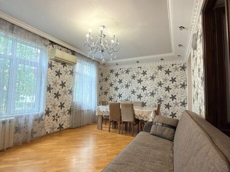 Elan №6544039 - Bakı, Elmlər Akademiyası m., 2 otaqlı, 70 m², 2/5 mərtəbə