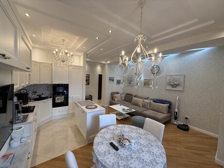 İçəri Şəhərdə 2 otaqlı yeni tikili mənzil satılır, 72 m², 398 000 AZN, şəkil 2 / 12
