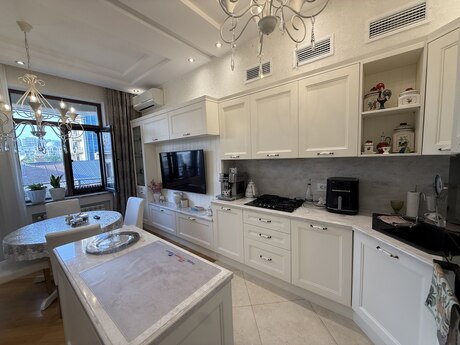 İçəri Şəhərdə 2 otaqlı yeni tikili mənzil satılır, 72 m², 398 000 AZN, şəkil 3 / 12