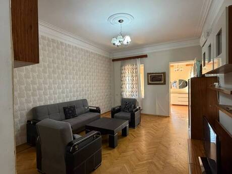28 Mayda 3 otaqlı köhnə tikili mənzil satılır, 75 m², 270 000 AZN, şəkil 3 / 8