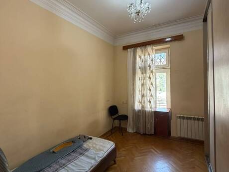28 Mayda 3 otaqlı köhnə tikili mənzil satılır, 75 m², 270 000 AZN, şəkil 5 / 8