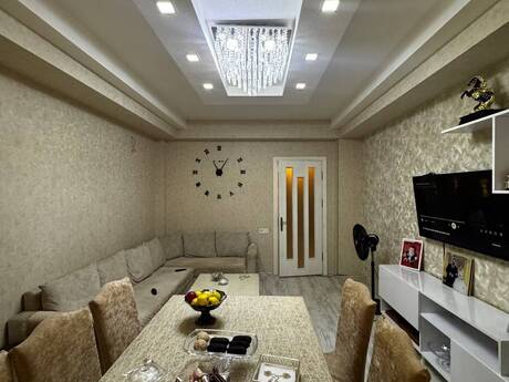 Qurtuluş 93 kompleksində 3 otaqlı yeni tikili mənzil satılır, 83 m², 115 000 AZN, şəkil 2 / 12
