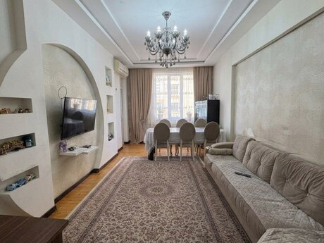 4 rooms · 135 m² · floor 4/15, Badamdar
