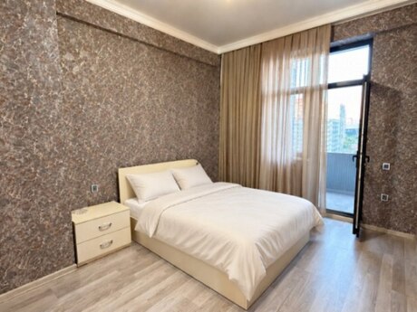 Gənclikdə 2 otaqlı yeni tikili mənzil kirayə verilir, 70 m², 900 AZN/ay, şəkil 2 / 6