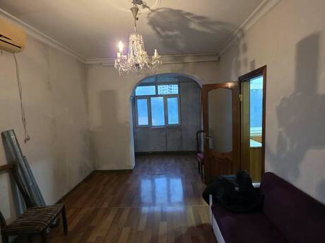 Продаётся 2-комнатная квартира в старом фонде, 20 Yanvar, 47 м², 123 000 AZN, фото 2 / 5