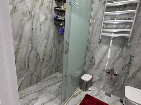 28 Mayda 2 otaqlı yeni tikili mənzil satılır, 64 m², 290 000 AZN, şəkil 3 / 12