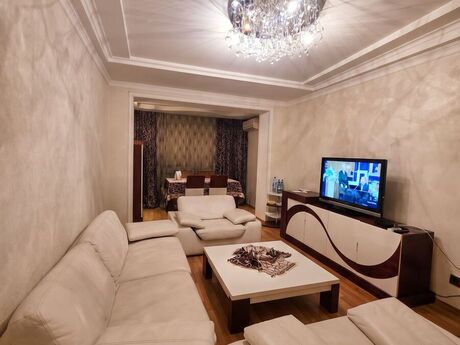 İnşaatçılarda 3 otaqlı köhnə tikili mənzil satılır, 70 m², 202 000 AZN, şəkil 3 / 12