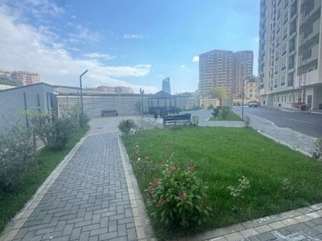 28 Mayda 3 otaqlı yeni tikili mənzil satılır, 178 m², 550 000 AZN, şəkil 4 / 8