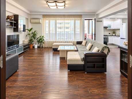 Продаётся 3-комнатная квартира в старом фонде, 28 May, 126 м², 433 000 AZN, фото 2 / 12