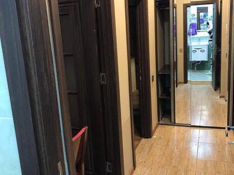 Neftçilərdə 2 otaqlı yeni tikili mənzil kirayə verilir, 80 m², 700 AZN/ay, şəkil 2 / 8