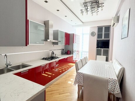 Сдаётся 3-комнатная квартира в новостройке, İnşaatçılar, 125 м², 900 AZN/мес, фото 5 / 12
