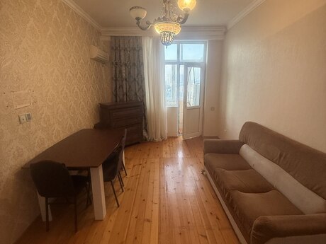 2 otaq · 70 m²