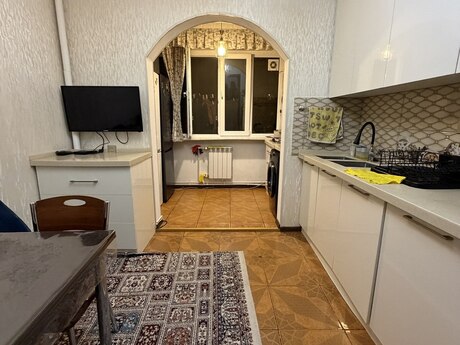 Azadlıq Prospektidə 5 otaqlı köhnə tikili mənzil satılır, 120 m², 280 000 AZN, şəkil 2 / 12