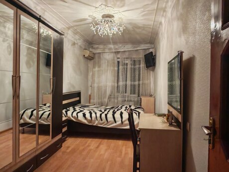 9-комн. · 130 m², Memar Əcəmi