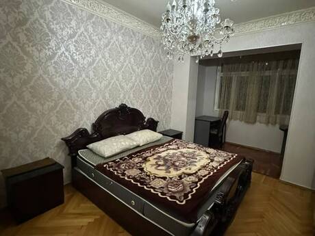 28 Mayda 3 otaqlı köhnə tikili mənzil kirayə verilir, 110 m², 800 AZN/ay, şəkil 3 / 11