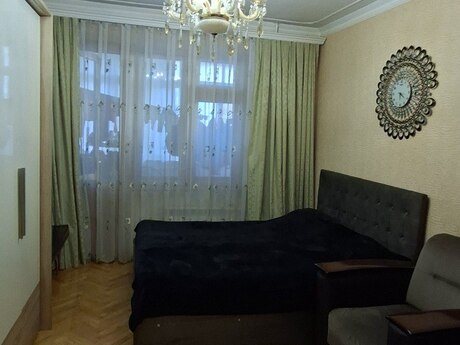 Bakıxanovda 4 otaqlı köhnə tikili mənzil satılır, 120 m², 215 000 AZN, şəkil 5 / 12