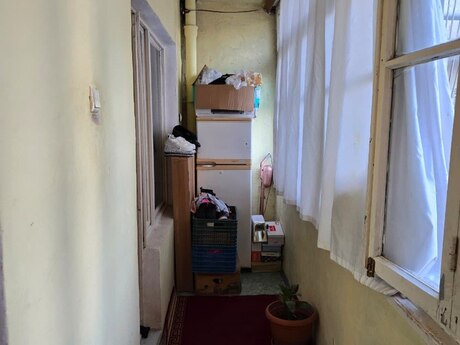 8-ci mikrorayonda 2 otaqlı köhnə tikili mənzil satılır, 45 m², 185 000 AZN, şəkil 2 / 12