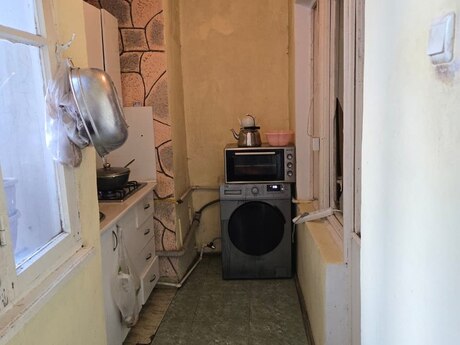 8-ci mikrorayonda 2 otaqlı köhnə tikili mənzil satılır, 45 m², 185 000 AZN, şəkil 3 / 12