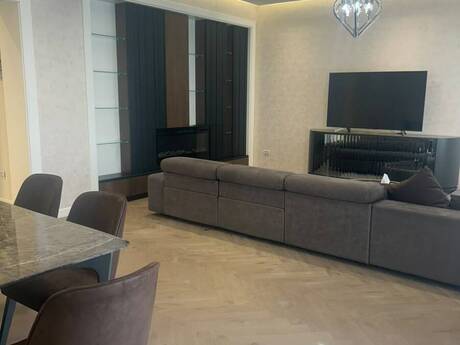 3 otaqlı mənzil, 150 m², Xətai, 2 800 AZN