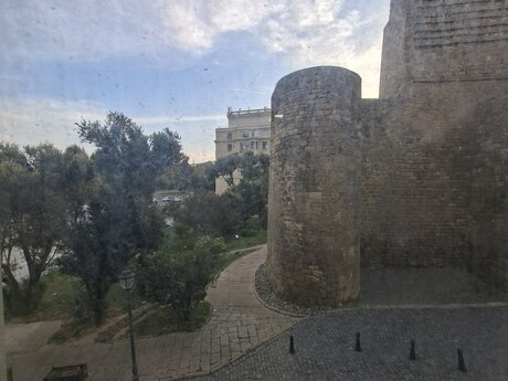 İçəri Şəhərdə 4 otaqlı köhnə tikili mənzil kirayə verilir, 100 m², 1 200 AZN/ay, şəkil 3 / 12
