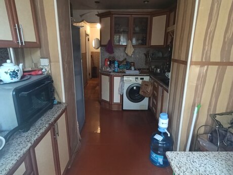 İnşaatçılarda 3 otaqlı köhnə tikili mənzil satılır, 75 m², 177 000 AZN, şəkil 3 / 8
