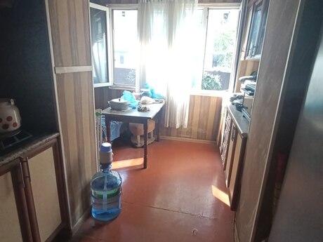 İnşaatçılarda 3 otaqlı köhnə tikili mənzil satılır, 75 m², 177 000 AZN, şəkil 4 / 8
