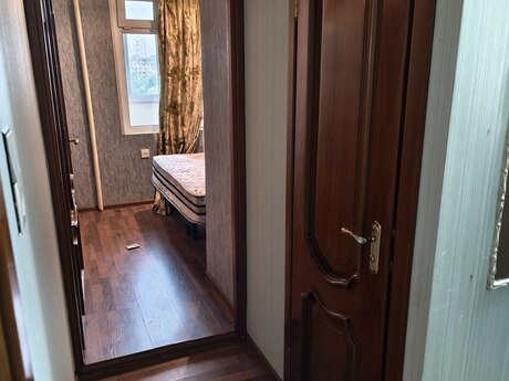 7-ci mikrorayonda 2 otaqlı köhnə tikili mənzil kirayə verilir, 45 m², 550 AZN/ay, şəkil 2 / 9