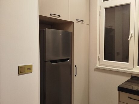 Bayılda 2 otaqlı köhnə tikili mənzil kirayə verilir, 40 m², 650 AZN/ay, şəkil 5 / 9