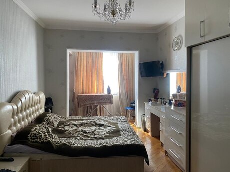 8-ci mikrorayonda 3 otaqlı köhnə tikili mənzil satılır, 80 m², 209 000 AZN, şəkil 3 / 8