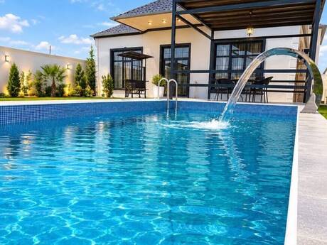 4 rooms · 240 m²