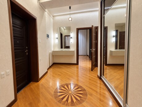 Bayılda 4 otaqlı yeni tikili mənzil satılır, 135 m², 300 000 AZN, şəkil 3 / 10