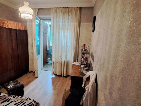 Əhmədlidə 4 otaqlı köhnə tikili mənzil satılır, 82,5 m², 235 000 AZN, şəkil 5 / 7