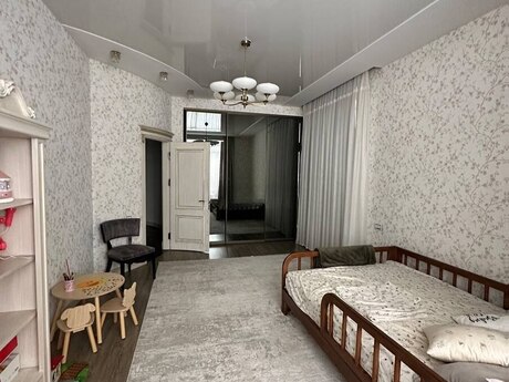 3-room new-build apartment for rent in Nizami, 180 m², 1 999 AZN/mo, photo 5 / 12