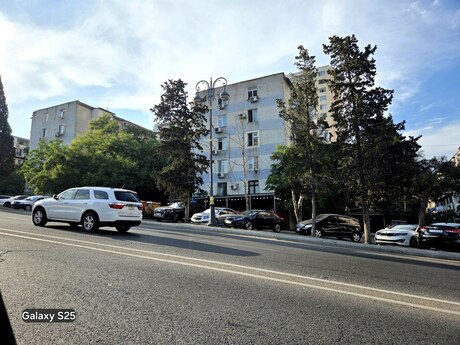 3 otaq · 80 m² · 4/5 mərtəbə, İnşaatçılar