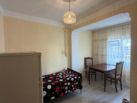 1 otaq · 40 m² · 2/5 mərtəbə, Bakıxanov