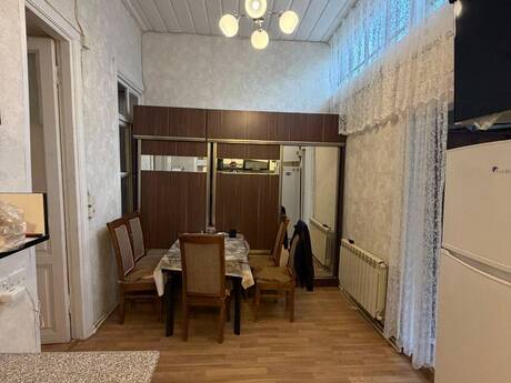 28 Mayda 2 otaqlı köhnə tikili mənzil satılır, 70 m², 227 000 AZN, şəkil 3 / 9