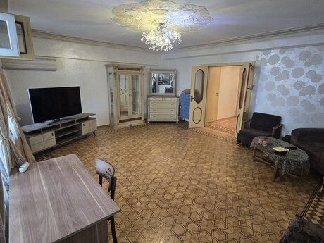 Şah İsmayıl Xətaidə 2 otaqlı köhnə tikili mənzil kirayə verilir, 95 m², 950 AZN/ay, şəkil 2 / 12