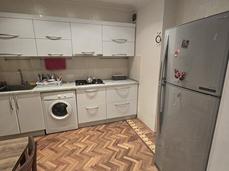 Şah İsmayıl Xətaidə 2 otaqlı köhnə tikili mənzil kirayə verilir, 95 m², 950 AZN/ay, şəkil 5 / 12
