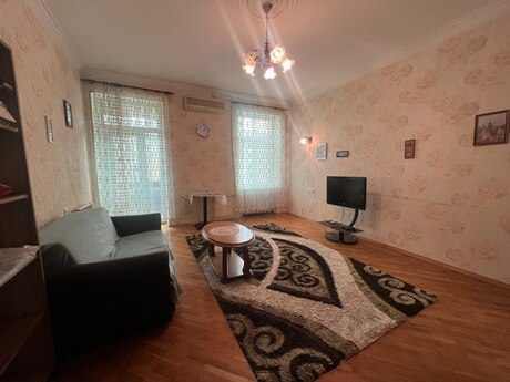 İçəri Şəhərdə 1 otaqlı köhnə tikili mənzil satılır, 40 m², 175 000 AZN, şəkil 3 / 12