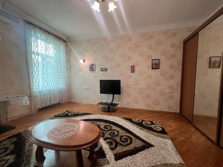 İçəri Şəhərdə 1 otaqlı köhnə tikili mənzil satılır, 40 m², 175 000 AZN, şəkil 4 / 12