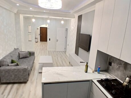 Bakıxanovda 3 otaqlı yeni tikili mənzil kirayə verilir, 100 m², 800 AZN/ay, şəkil 2 / 9