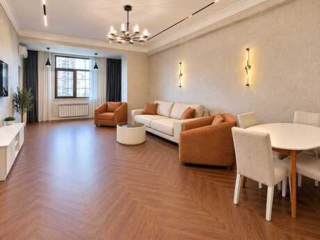 Elan №6545086 - Bakı, Elmlər Akademiyası m., 2 otaqlı, 68 m², 4/18 mərtəbə