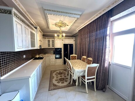 İnşaatçılarda 3 otaqlı yeni tikili mənzil satılır, 130 m², 290 000 AZN, şəkil 4 / 12