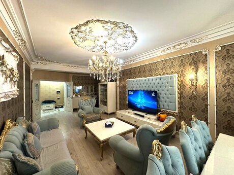 3 otaqlı mənzil, 130 m², İnşaatçılar, 290 000 AZN