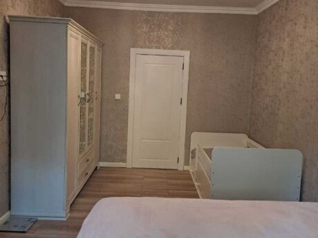 Azadlıq Prospektidə 2 otaqlı köhnə tikili mənzil satılır, 70 m², 210 000 AZN, şəkil 3 / 11
