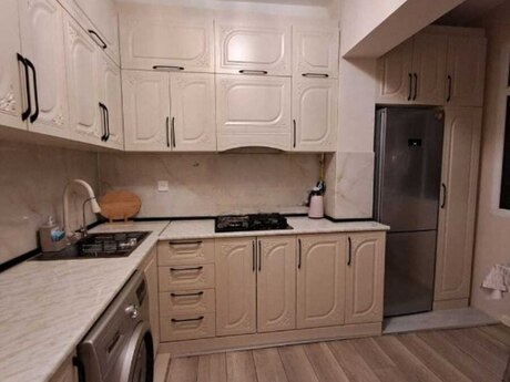 Azadlıq Prospektidə 2 otaqlı köhnə tikili mənzil satılır, 70 m², 210 000 AZN, şəkil 5 / 11